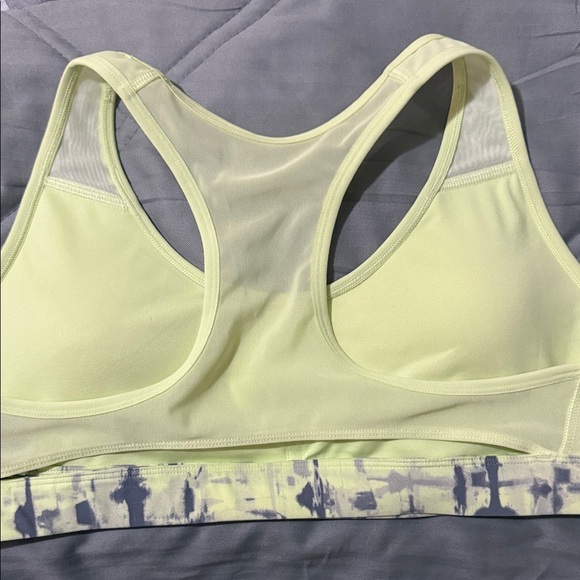 Reebok Women's Patterned Yellow and Gray Sports Bra - Picture 2 of 2
